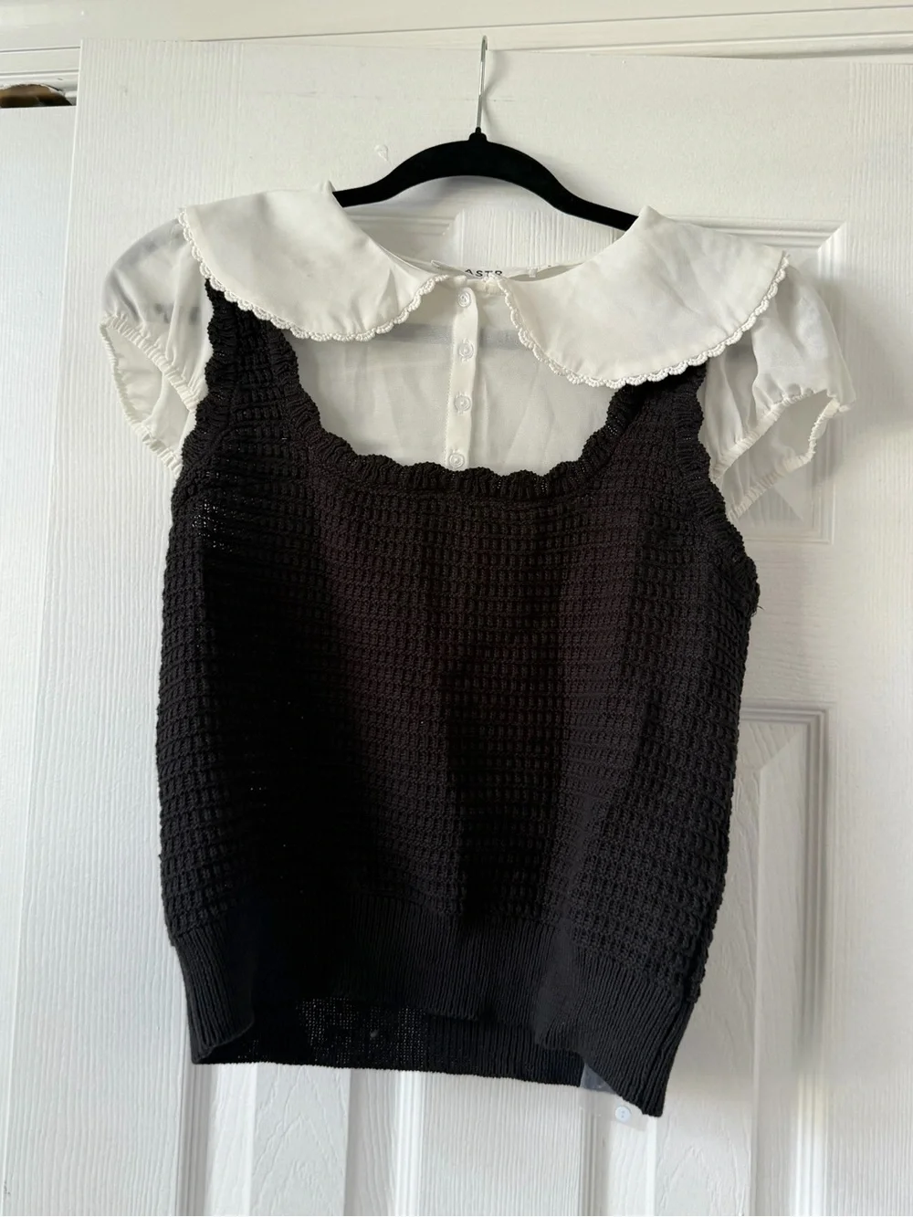 Astr The Label Peter Pan Collar Sweater Top Size Small in Black